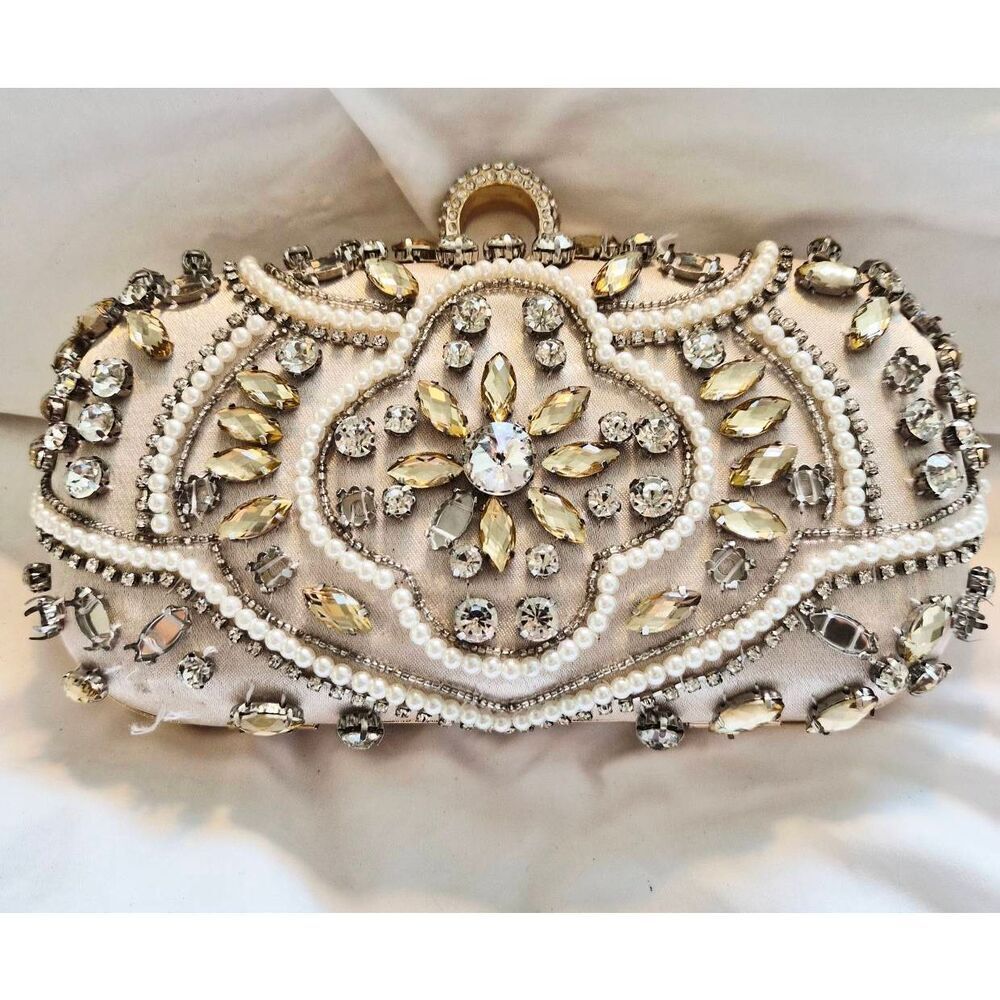 Faux crystal and pearl clutch - Picture 2 of 4